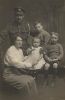 Photo of photos/thumb_Margaret Law b1890 &fam portrait